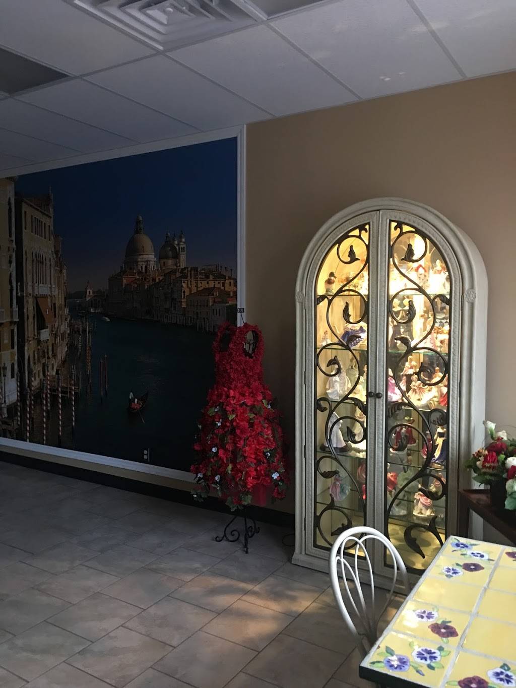 Julias Bistro | restaurant | 1J6, 217 Niagara St, Dunnville, ON N1A 2A9, Canada | 9059063924 OR +1 905-906-3924