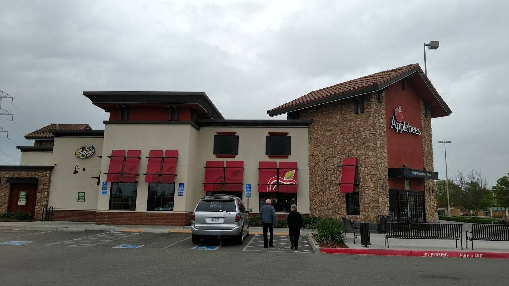 Applebees Grill + Bar | restaurant | 2449 Claribel Rd, Riverbank, CA 95367, USA | 2098639780 OR +1 209-863-9780