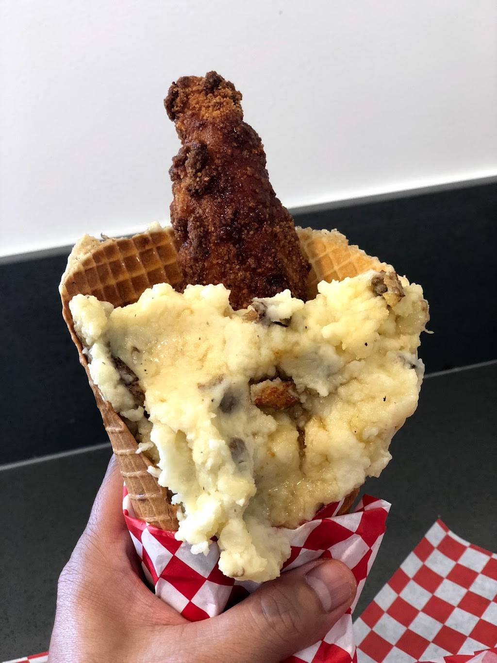 Fowl Play | restaurant | 3850 El Camino Real, Palo Alto, CA 94306, USA | 6503846511 OR +1 650-384-6511