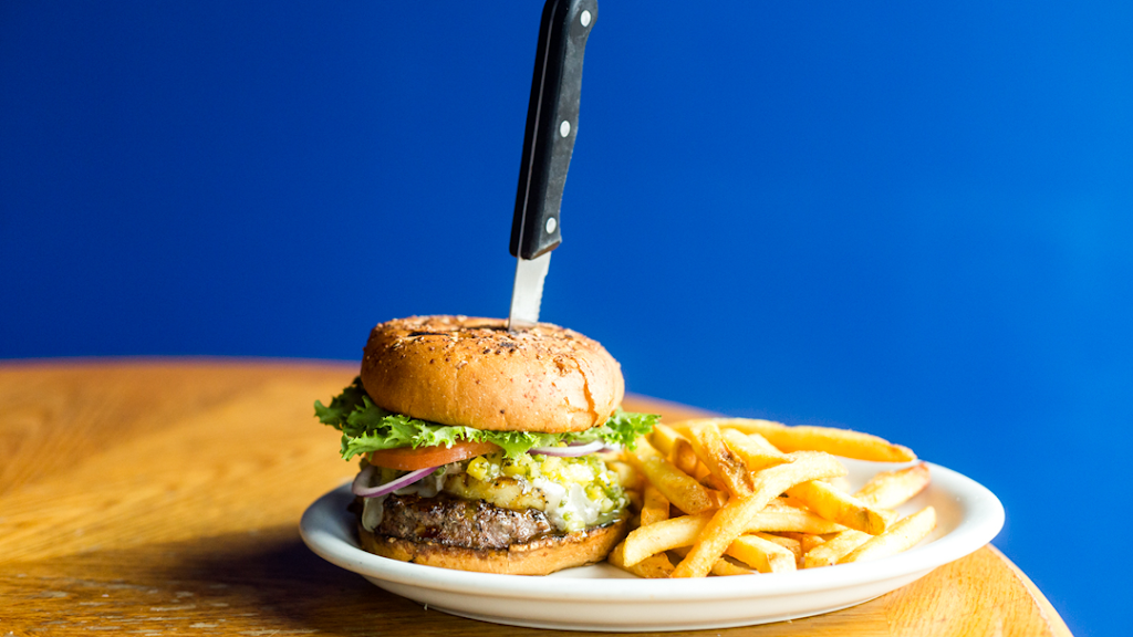 Blue 42 Sports Bar & Grill | restaurant | 148 N 20th Ave, Cornelius, OR 97113, USA | 5033594822 OR +1 503-359-4822