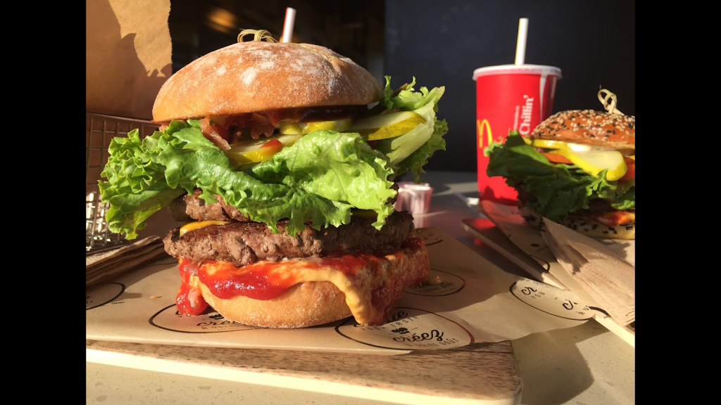 McDonalds | cafe | 3030 Don Mills Rd E, North York, ON M2J 3C1, Canada | 4164949335 OR +1 416-494-9335