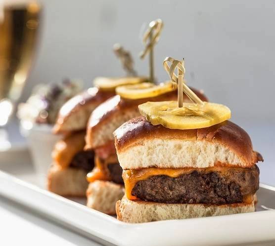 Southern Cut Barbecue | restaurant | 198 E Delaware Pl, Chicago, IL 60611, USA | 3122808887 OR +1 312-280-8887