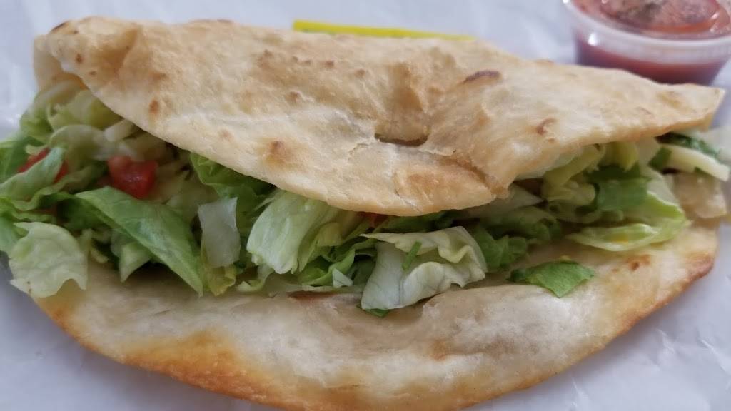 Taco Town | restaurant | 958 W Mason St, Green Bay, WI 54303, USA | 9206342909 OR +1 920-634-2909