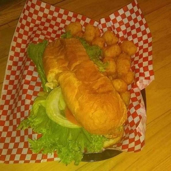 Macs Pub & Grub | restaurant | 140 E Main St, Merrimac, WI 53561, USA | 6084934782 OR +1 608-493-4782