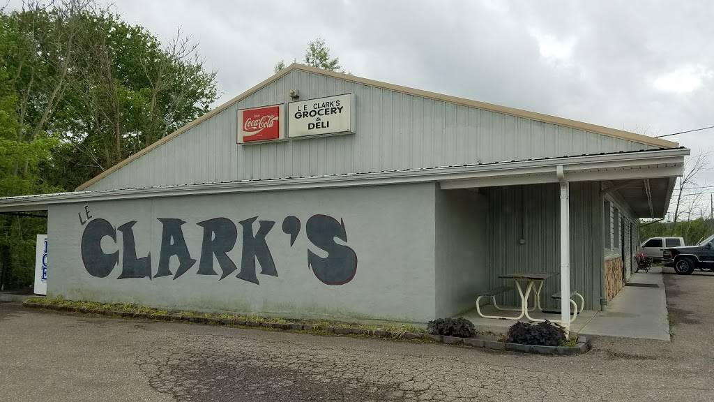 L E Clark Grocery | restaurant | 2645 Sullivan Gardens Pkwy, Kingsport, TN 37660, USA | 4233497674 OR +1 423-349-7674