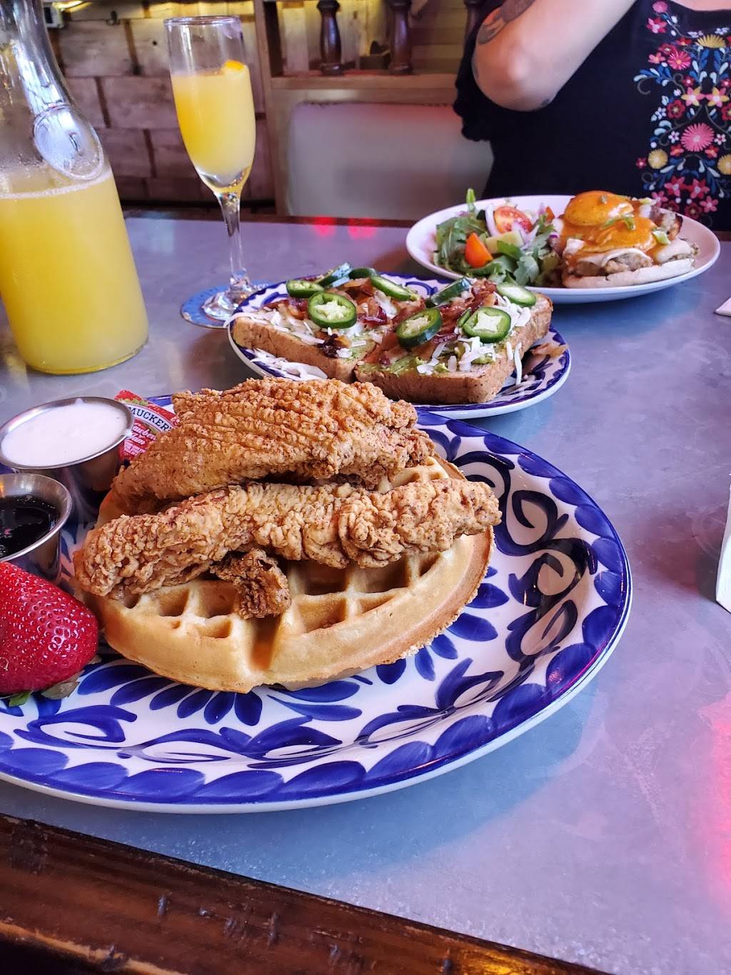 Cactus Cove Bar & Grill | restaurant | 3333 W 11th St, Houston, TX 77008, USA | 7134260337 OR +1 713-426-0337