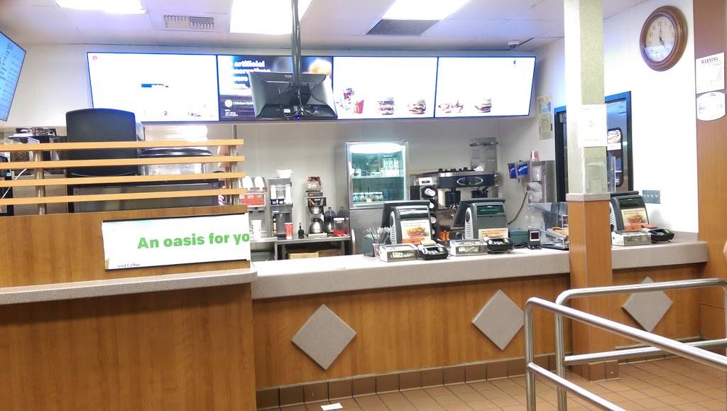 McDonalds | cafe | 2905 Grove Way, Castro Valley, CA 94546, USA | 5105381975 OR +1 510-538-1975