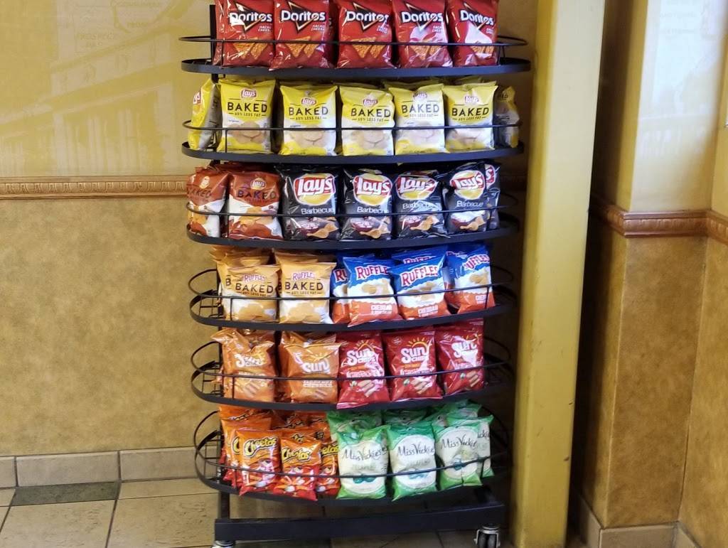 Subway | restaurant | 3701 NE 14th St, Des Moines, IA 50316, USA | 5152662630 OR +1 515-266-2630