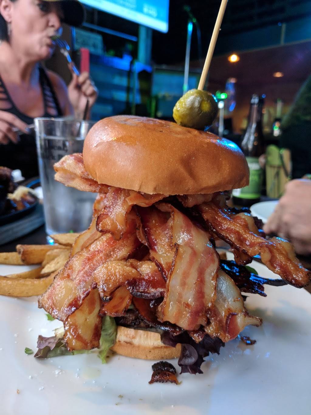 House Of Bacon | restaurant | 34 Court St, Auburn, ME 04210, USA | 2072008057 OR +1 207-200-8057