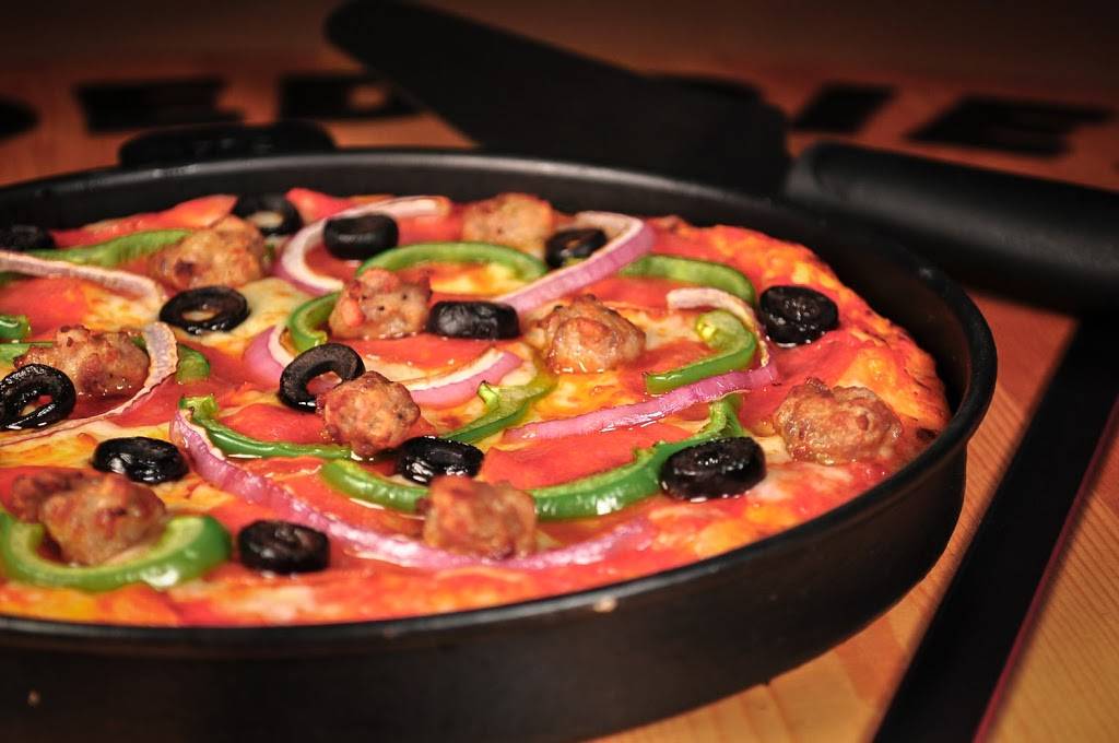 Rapid Fired Pizza | restaurant | 852 S Main St, Bowling Green, OH 43402, USA | 4198064415 OR +1 419-806-4415