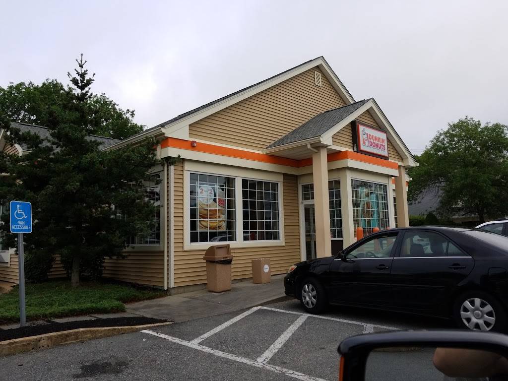 Dunkin | bakery | 575 Dartmouth St, Dartmouth, MA 02748, USA | 5089841045 OR +1 508-984-1045