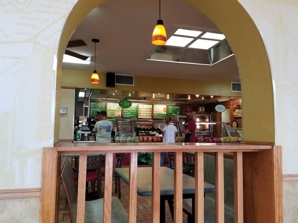 Subway | restaurant | 2427 E Andrew Johnson Hwy, Morristown, TN 37814, USA | 4235850312 OR +1 423-585-0312