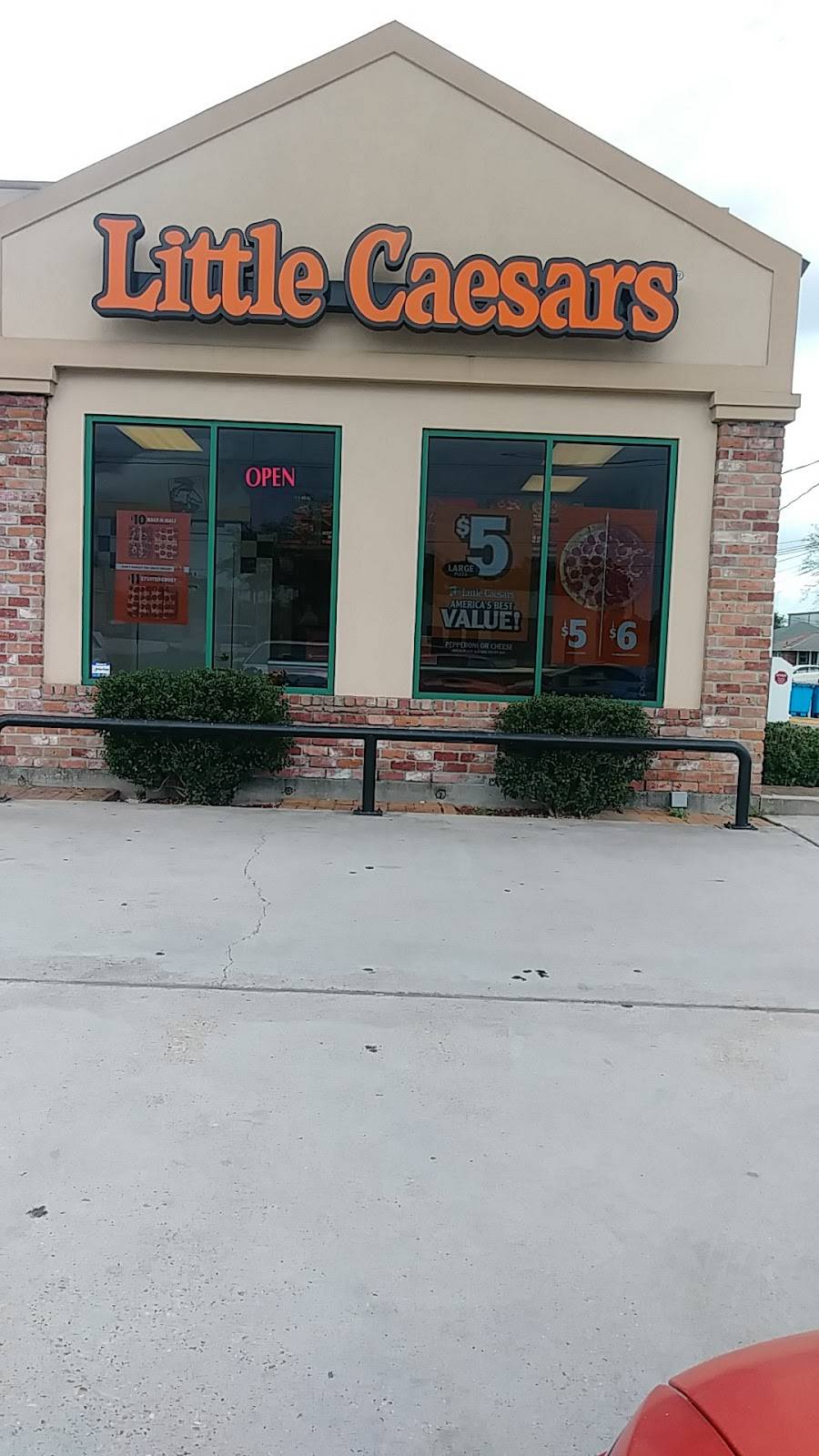 Little Caesars Pizza | meal takeaway | 925 E Judge Perez Dr, Chalmette, LA 70043, USA | 5046820467 OR +1 504-682-0467