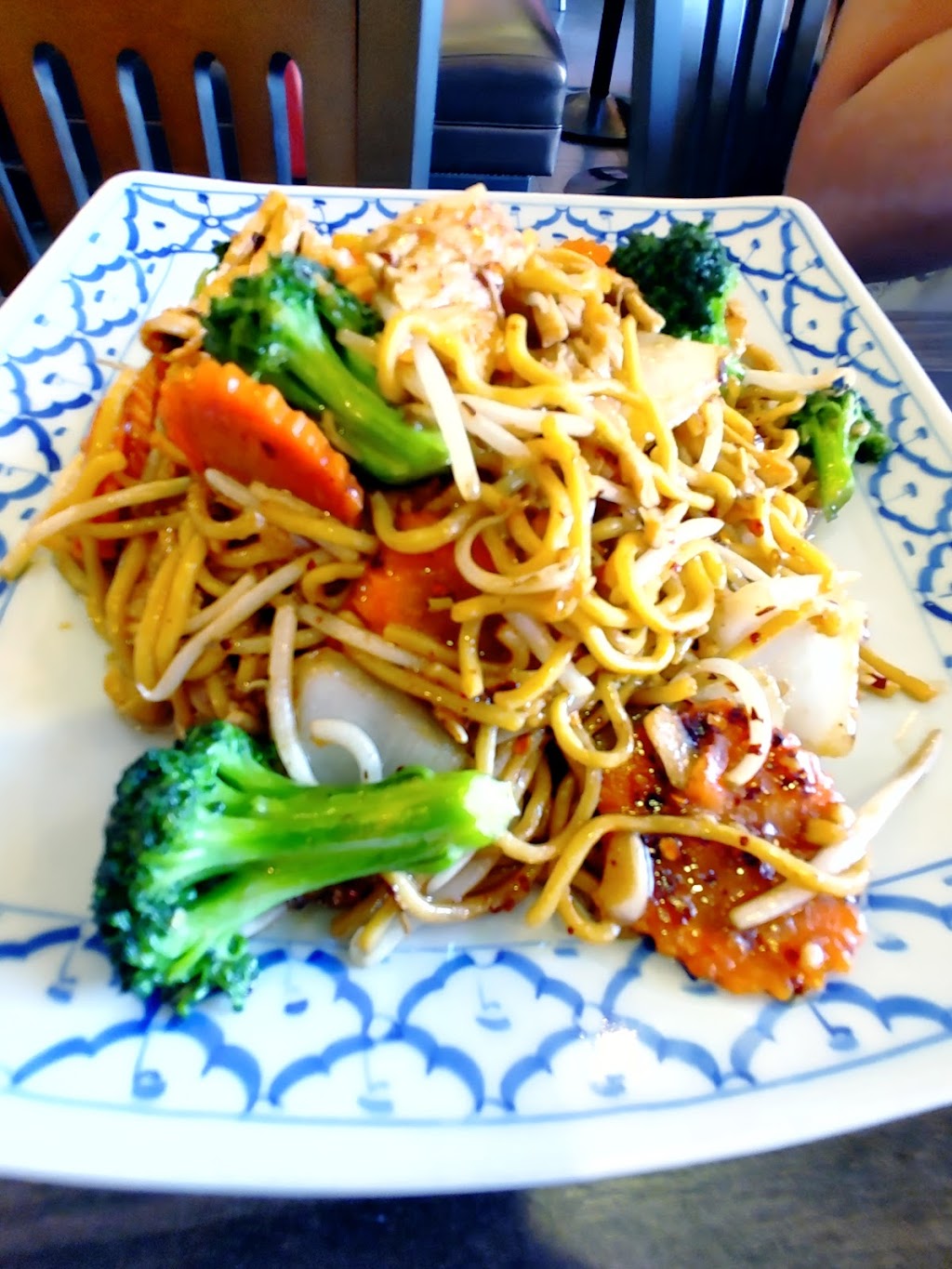 Tom Yum Thai Restaurant | restaurant | 9940 W Happy Valley Rd #1050, Peoria, AZ 85383, USA | 6233996149 OR +1 623-399-6149
