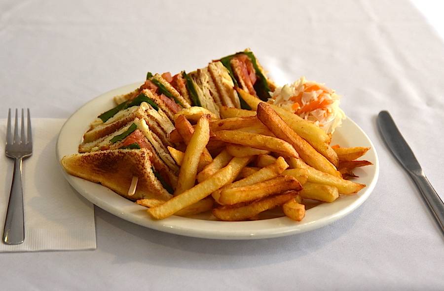 Restaurant Lussier | restaurant | 2005 Rue Saint-Pierre O, Saint-Hyacinthe, QC J2T 1P8, Canada | 4507731464 OR +1 450-773-1464