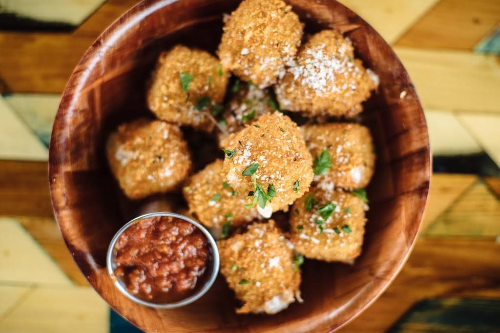 Zolis NY Pizza | restaurant | 14910 Midway Rd, Addison, TX 75001, USA | 4697549654 OR +1 469-754-9654