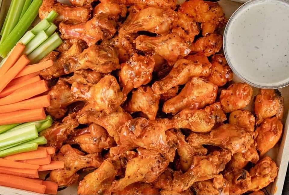 The El Paso Wing Factory Eastlake | restaurant | The El Paso Wing Factory, C1, 13649 Eastlake Blvd, El Paso, TX 79928, USA | 9153135698 OR +1 915-313-5698