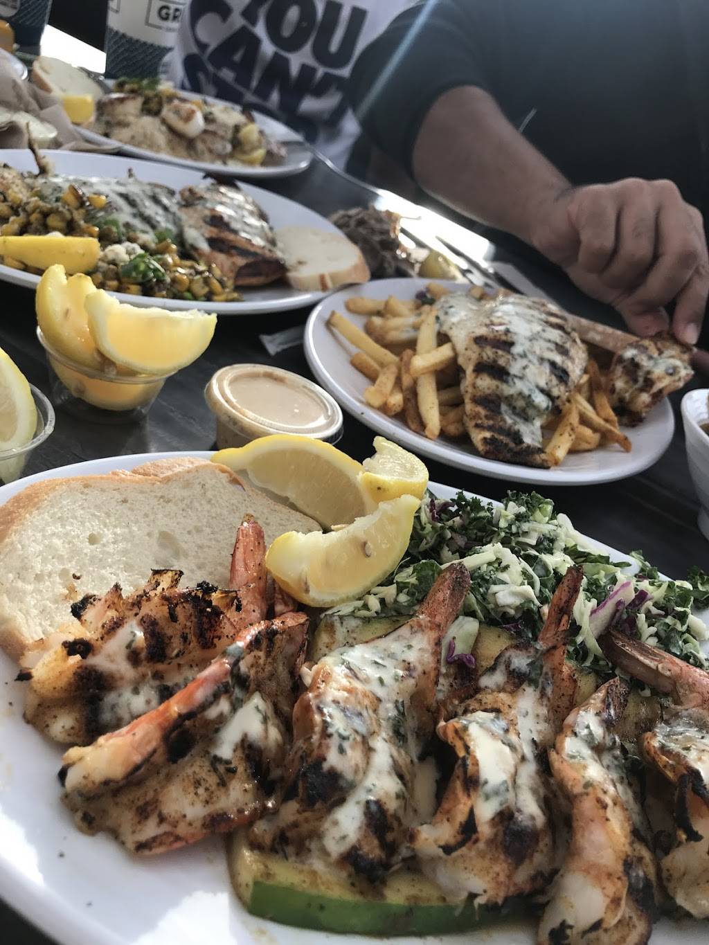 California Fish Grill | restaurant | 1530 Camino De La Reina, San Diego, CA 92108, USA | 6195418723 OR +1 619-541-8723
