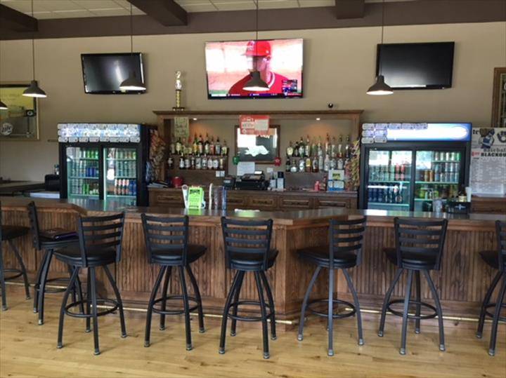 Lyons Den | restaurant | 760 W 6th Ave, Oshkosh, WI 54902, USA | 9206519630 OR +1 920-651-9630