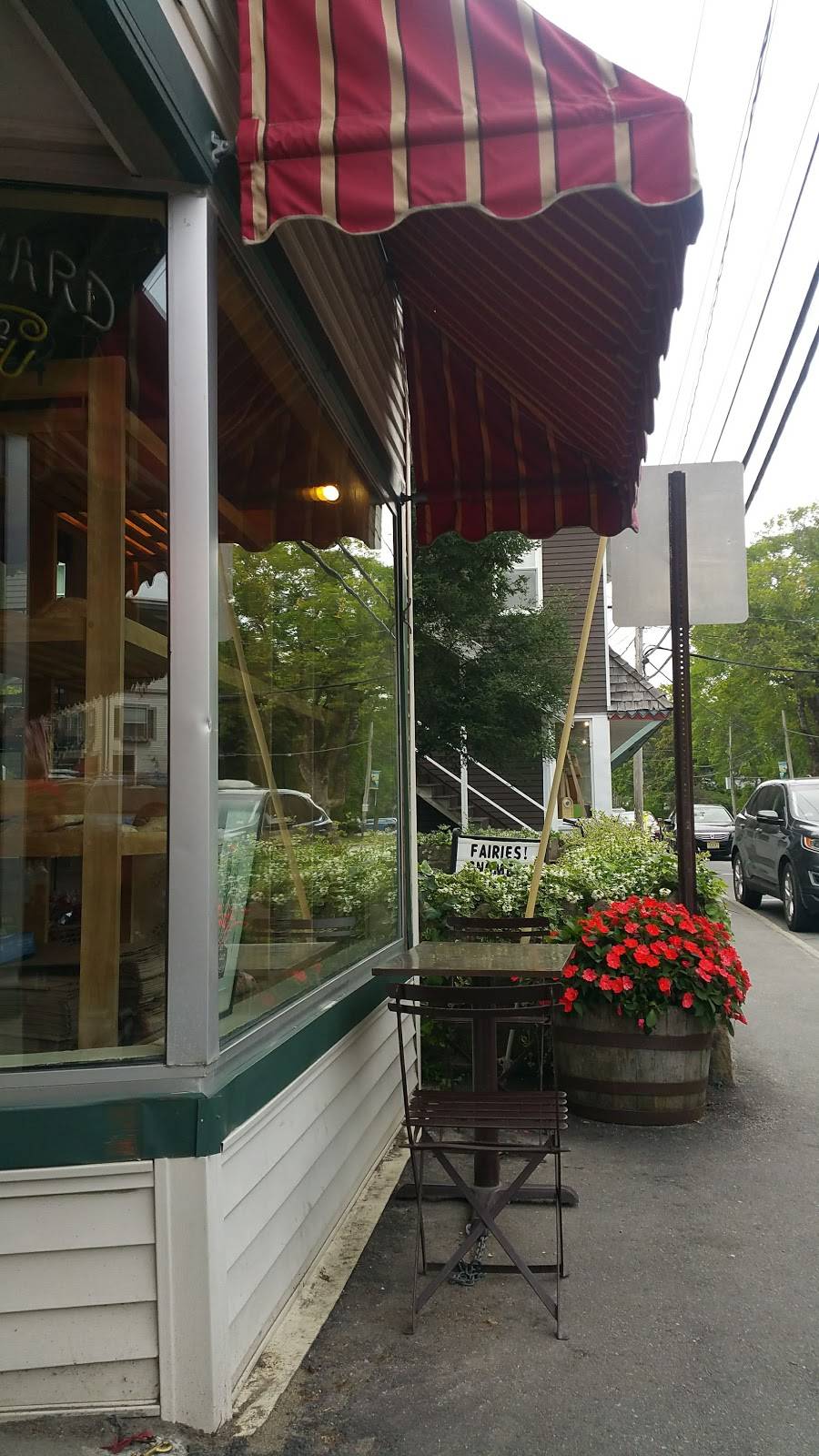 Little Notch Bakery and Café | bakery | 340 Main St, Southwest Harbor, ME 04679, USA | 2072443357 OR +1 207-244-3357