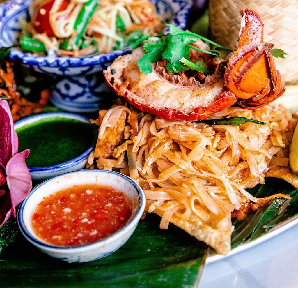 Farmhouse Kitchen Thai Cuisine | restaurant | 1165 Merrill St, Menlo Park, CA 94025, USA | 6506657935 OR +1 650-665-7935