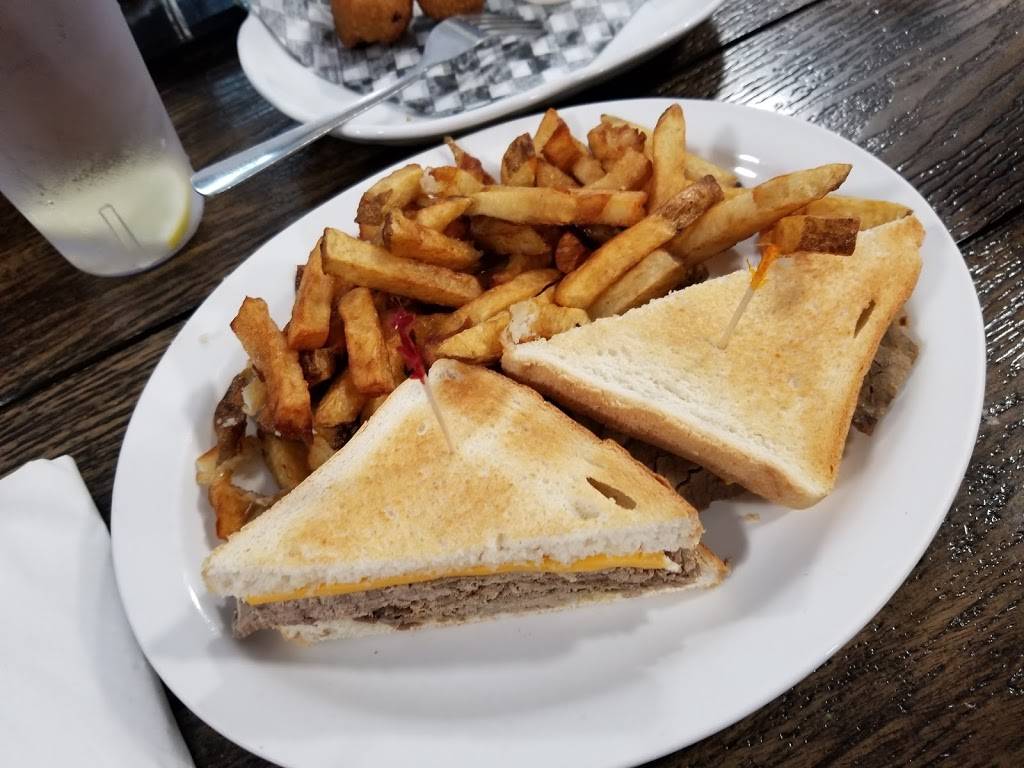 Sandys Family Restaurant | restaurant | 696 Elora St, Mildmay, ON N0G 2J0, Canada | 5193675898 OR +1 519-367-5898