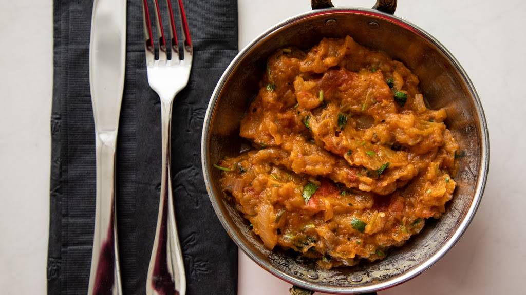 R Banquet | restaurant | 651 W Whittier Blvd, La Habra, CA 90631, USA | 6266183032 OR +1 626-618-3032