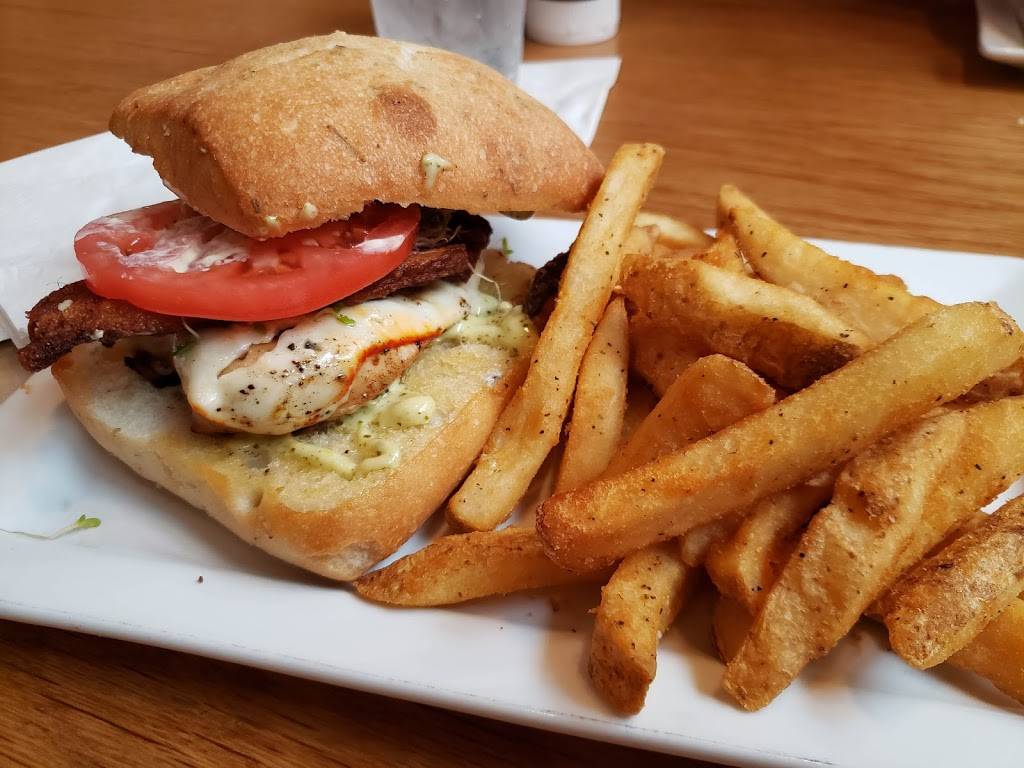 Amelia Tavern Restaurant & Brewpub | restaurant | 318 Centre St, Fernandina Beach, FL 32034, USA | 9043106088 OR +1 904-310-6088