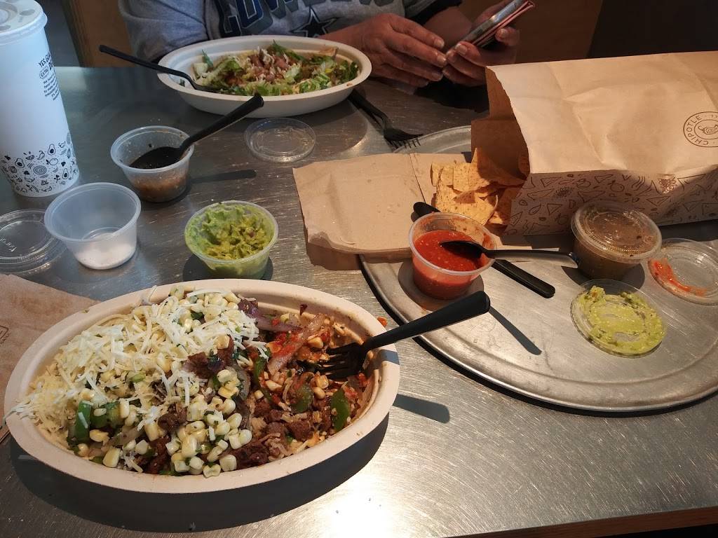 Chipotle Mexican Grill | restaurant | 4950 Stockdale Hwy, Bakersfield, CA 93309, USA | 6613350400 OR +1 661-335-0400
