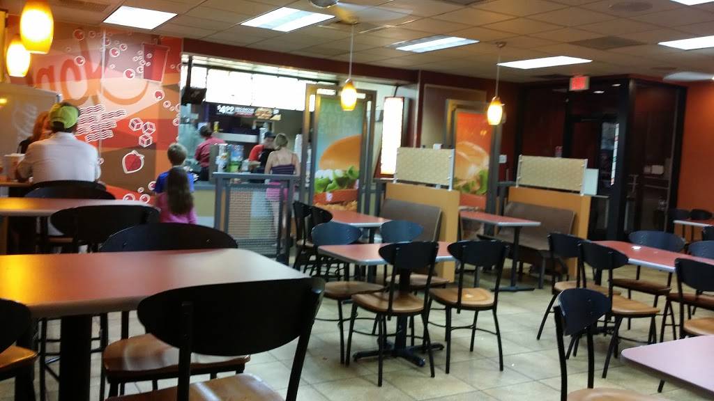 Jack in the Box | restaurant | 1010 S Morgan St, Granbury, TX 76048, USA | 8175738093 OR +1 817-573-8093