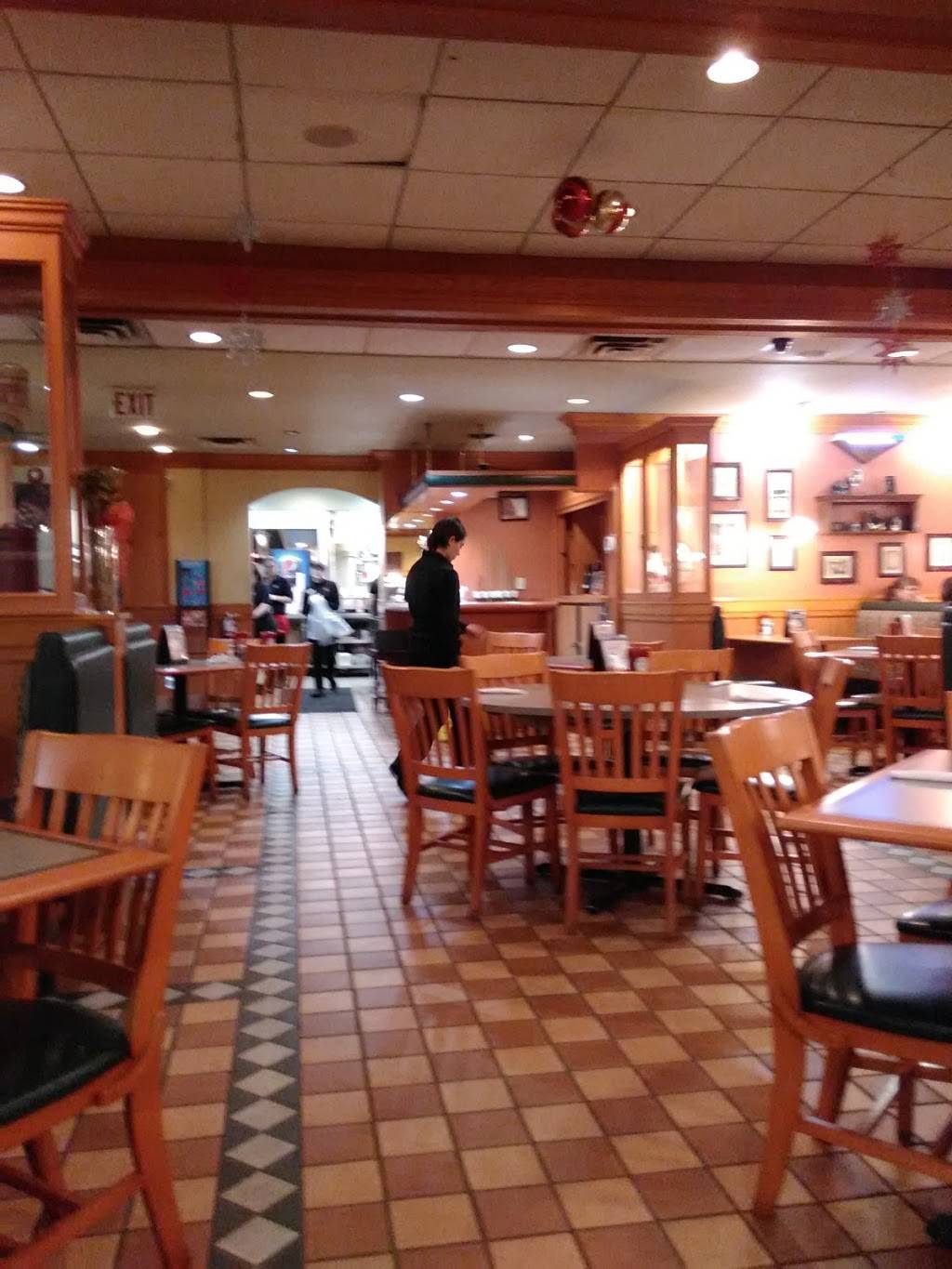 Swiss Chalet | restaurant | 400 Simcoe St, Tillsonburg, ON N4G 4X1, Canada | 5196884857 OR +1 519-688-4857