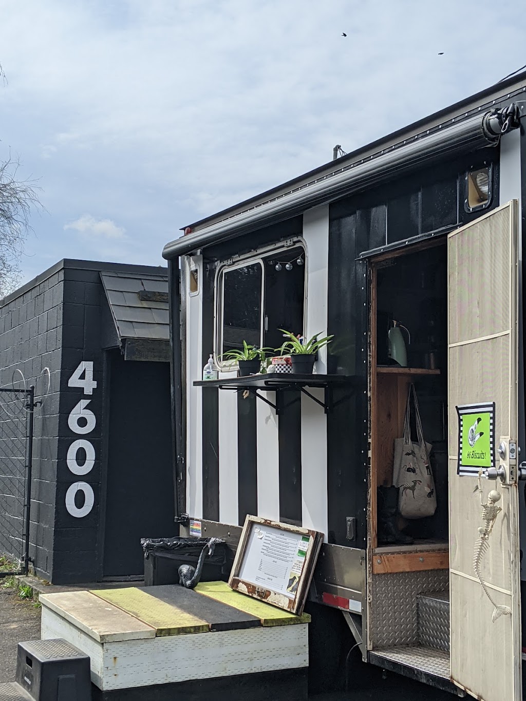 86 Biscuits | restaurant | 4600 NE Killingsworth St, Portland, OR 97218, USA | 5038470535 OR +1 503-847-0535