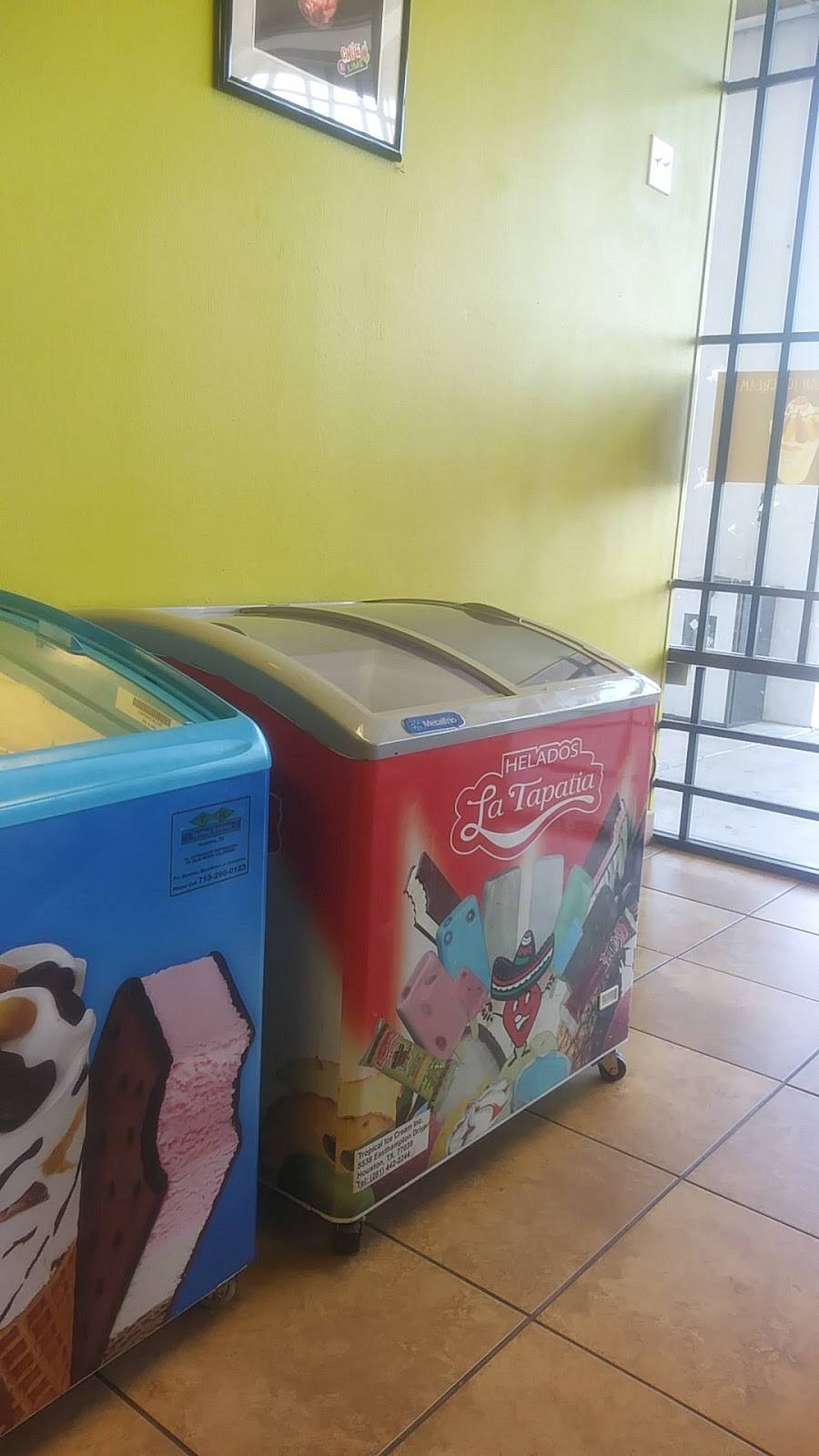 Chile & Lime Refresquerias | restaurant | 7060 Bissonnet St, Houston, TX 77074, USA | 7132591118 OR +1 713-259-1118