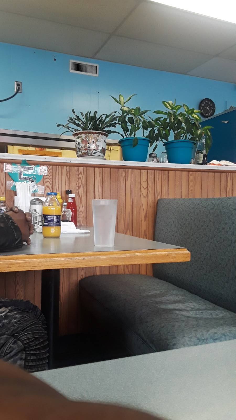 Maple Diner | restaurant | 993 Maple St, Rochester, NY 14611, USA | 5853285508 OR +1 585-328-5508