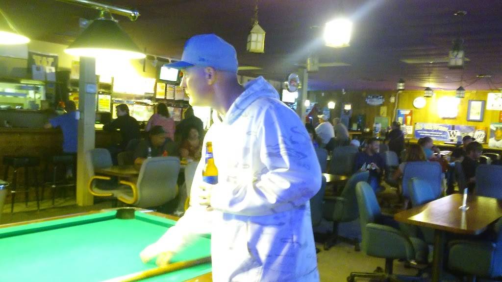 BZs Sports Bar & Grill | restaurant | 17730 Ambaum Blvd S, Burien, WA 98148, USA | 2062436018 OR +1 206-243-6018