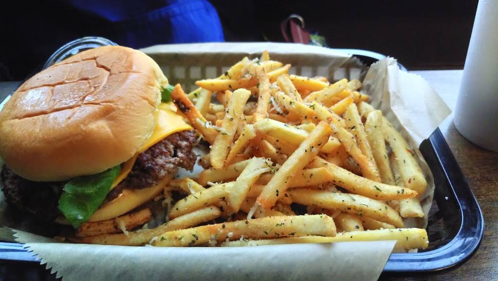 The Craft Burger | restaurant | 5184 Caldwell Mill Rd, Birmingham, AL 35244, USA | 2059950003 OR +1 205-995-0003