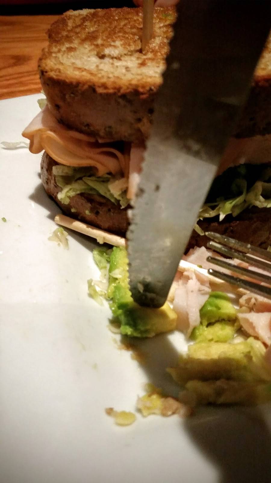 Chilis Grill & Bar | meal takeaway | 3271 N President George Bush Hwy, Garland, TX 75040, USA | 9724965255 OR +1 972-496-5255