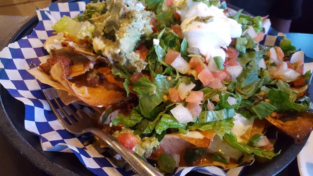 Bootys Wings Burgers and Beer | restaurant | 1300 S Watson Rd suite 109, Buckeye, AZ 85326, USA | 6233863080 OR +1 623-386-3080