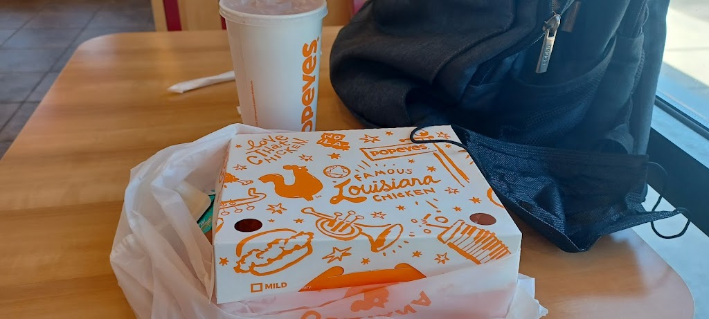 Popeyes Louisiana Kitchen | restaurant | 12622 Long Beach Blvd, Lynwood, CA 90262, USA | 3104381648 OR +1 310-438-1648