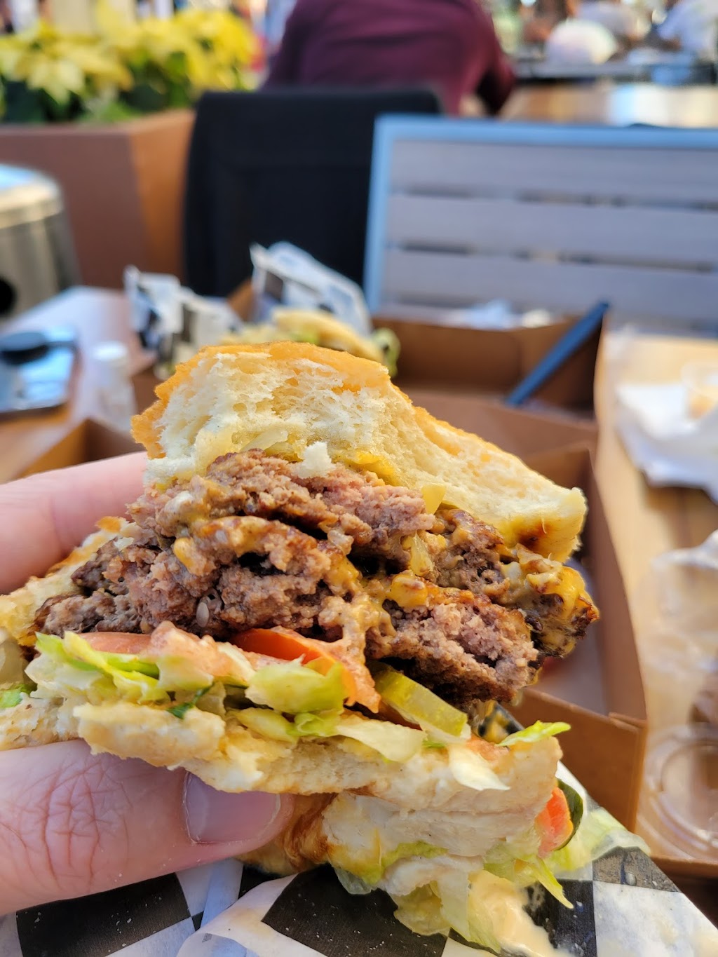 Samburgers - Little Italy | restaurant | 550 W Date St Suite B, San Diego, CA 92101, USA | 6192697187 OR +1 619-269-7187