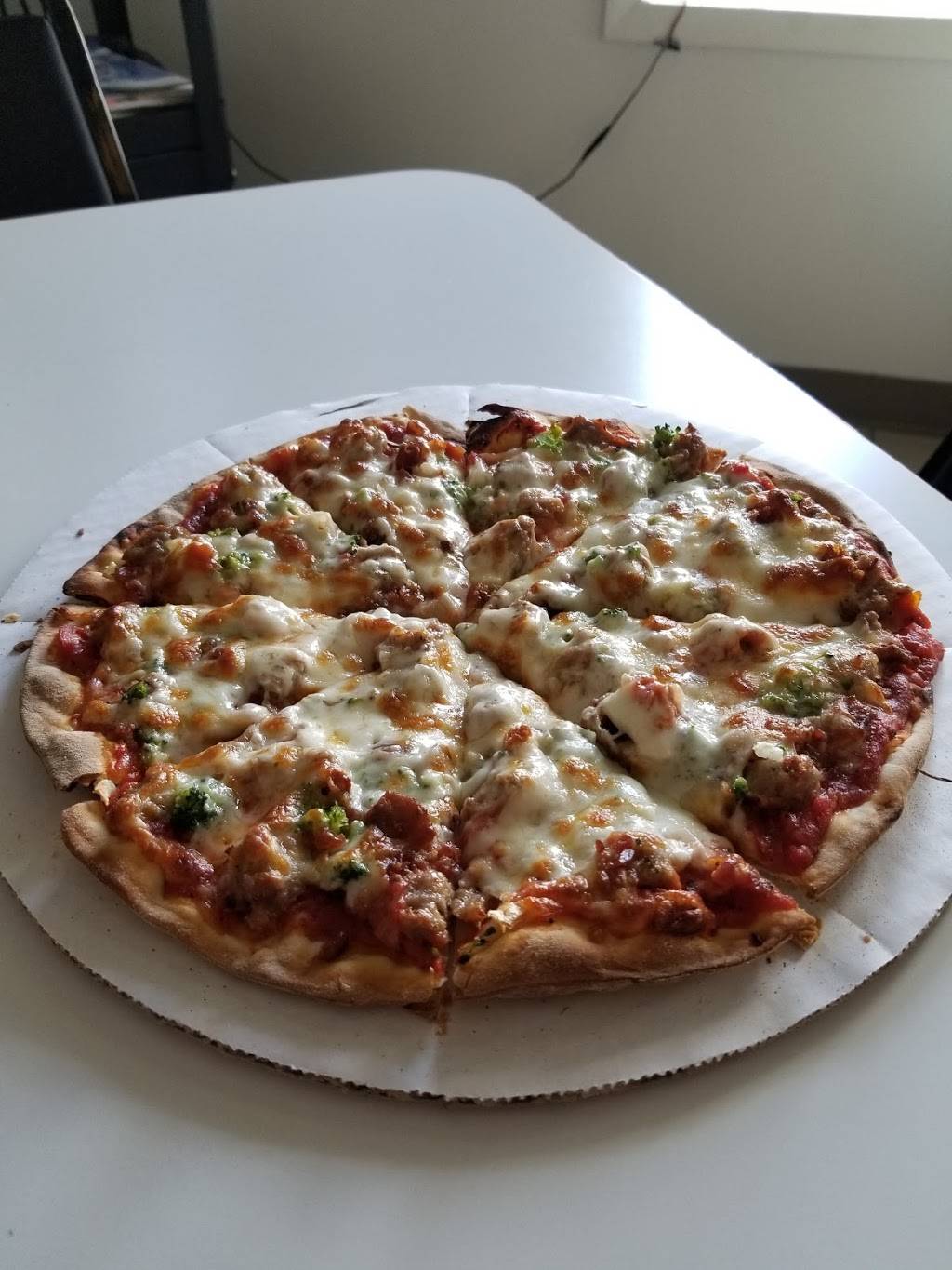 Tonys Pizza | restaurant | 3302 Sheridan Rd, Zion, IL 60099, USA | 8477317777 OR +1 847-731-7777