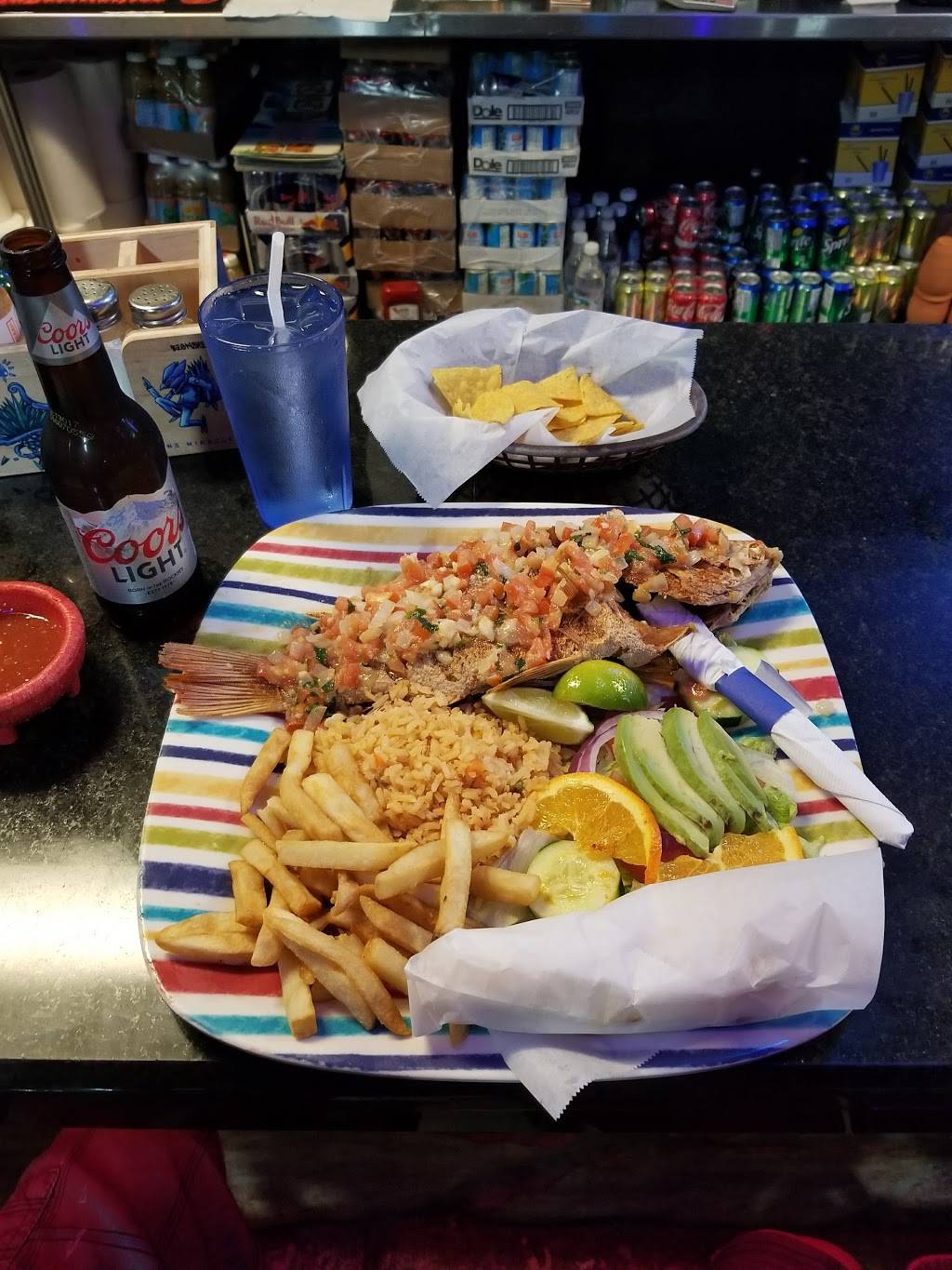 Mariscos La Marina | restaurant | 9404 Ovella Ave, Dallas, TX 75220, USA | 2143660703 OR +1 214-366-0703