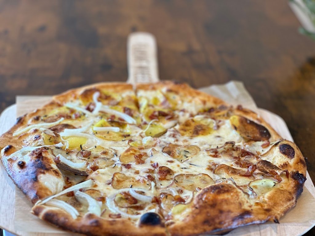 The Flaming Wheel Pizzeria | restaurant | 1905 Longmire Rd suite a4, Conroe, TX 77304, USA | 9364943378 OR +1 936-494-3378