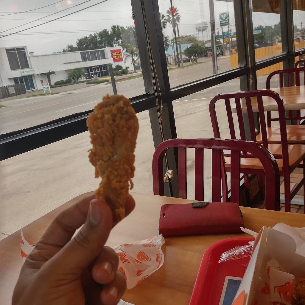 Popeyes Louisiana Kitchen | restaurant | 622 S 14th St, Kingsville, TX 78363, USA | 3615927459 OR +1 361-592-7459