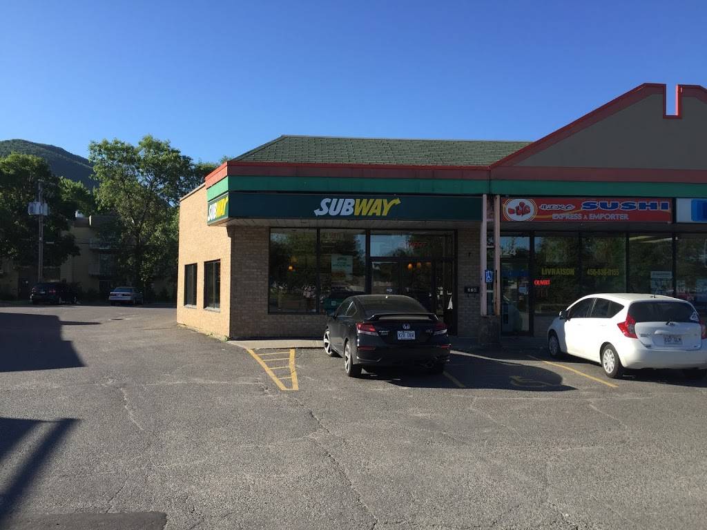 Subway | restaurant | 326 Boulevard Sir-Wilfrid-Laurier, Mont-Saint-Hilaire, QC J3H 2X2, Canada | 4504640997 OR +1 450-464-0997