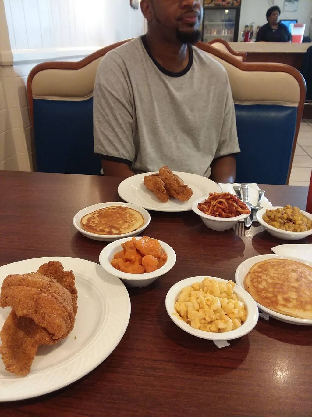 Stella Js Soul Food | restaurant | 7434 W Capitol Dr, Milwaukee, WI 53216, USA | 4143932045 OR +1 414-393-2045