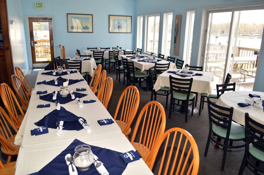 Island View Waterfront Cafe | restaurant | 2542 Island View Rd, Essex, MD 21221, USA | 4106879799 OR +1 410-687-9799