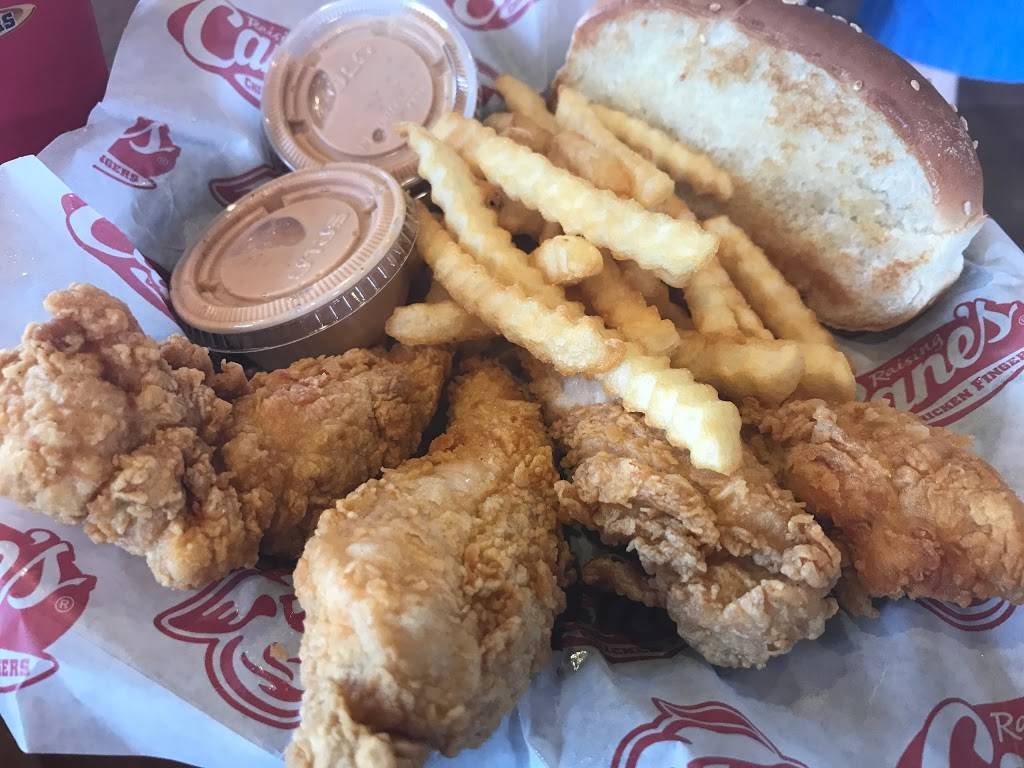 Raising Canes Chicken Fingers | meal takeaway | 1456 E Whitestone Blvd, Cedar Park, TX 78613, USA | 5122606454 OR +1 512-260-6454