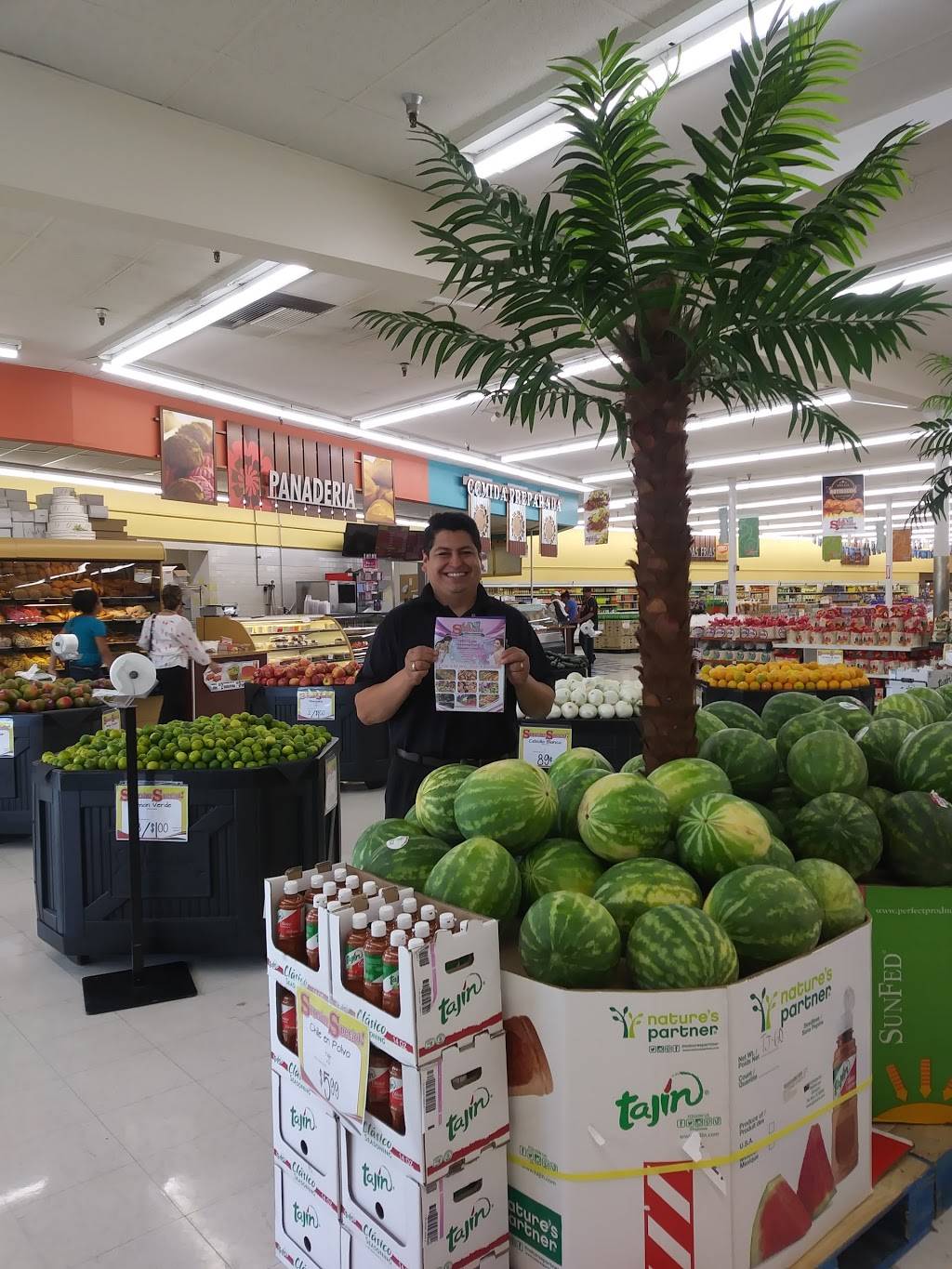 La Superior Mercados | bakery | 4604 Franklin Blvd, Sacramento, CA 95820, USA | 9167318120 OR +1 916-731-8120