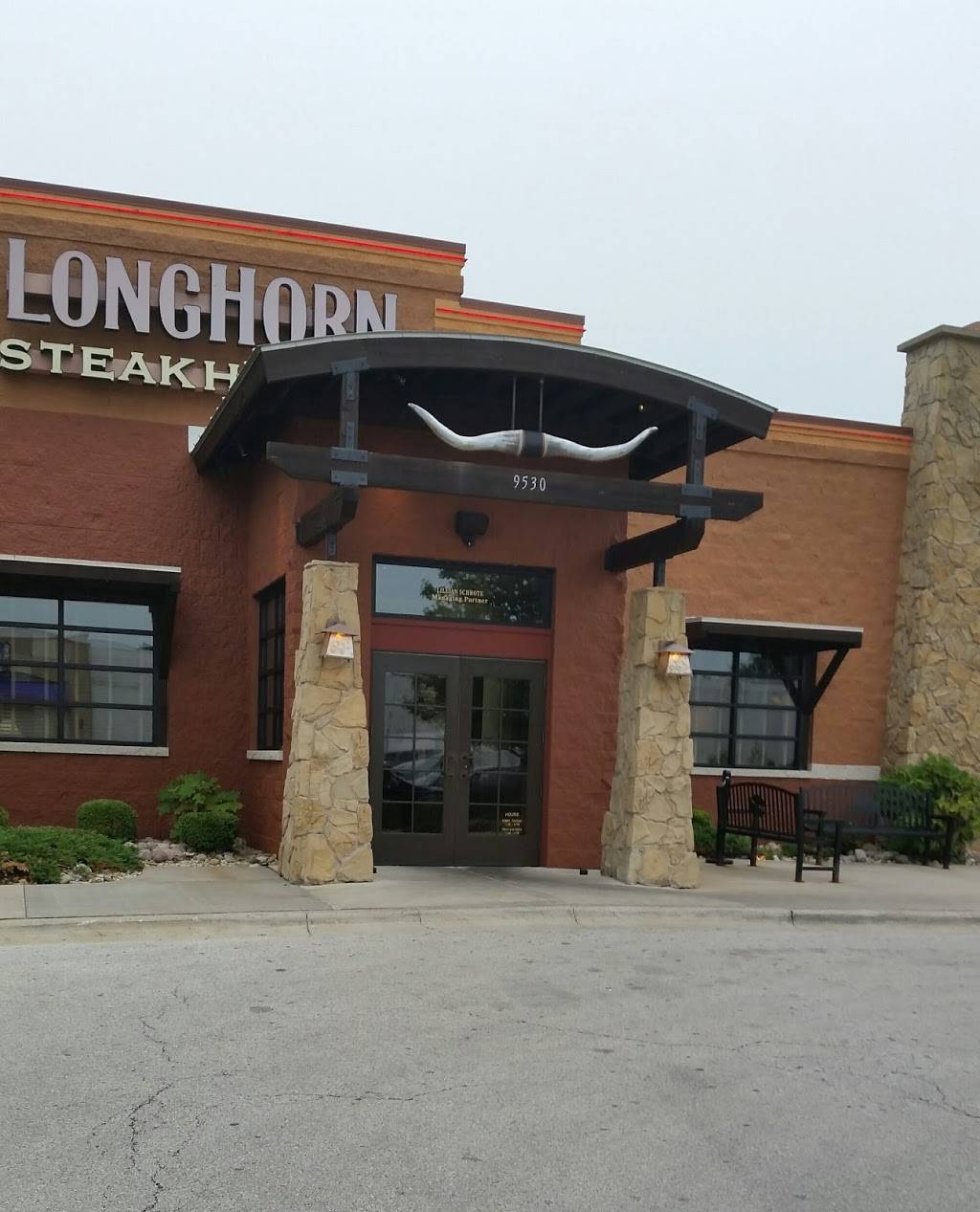 LongHorn Steakhouse | meal takeaway | 9530 S Pulaski Rd, Oak Lawn, IL 60453, USA | 7086366800 OR +1 708-636-6800